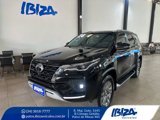 TOYOTA HILUX SW4 2.8 D-4D TURBO DIESEL SRX 7L 4X4 AUTOMÁTICO